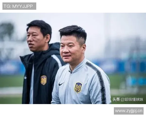 前大连人球员质疑上海人执教失控高层决策引发争议